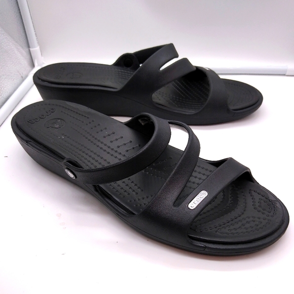 crocs black sandals
